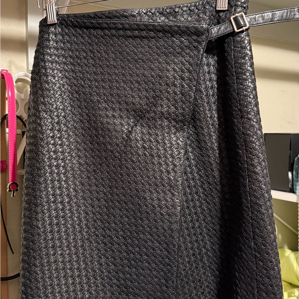 Club Monaco Black Textured Midi Skirt